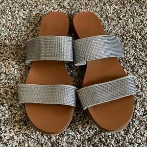Sparkly Vince camuto flat sandals